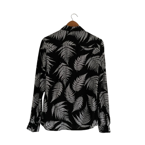 H&M Women’s Button Down Shirt Sz S Black & White Fern Print Retro Edgy Boho - Picture 2 of 11
